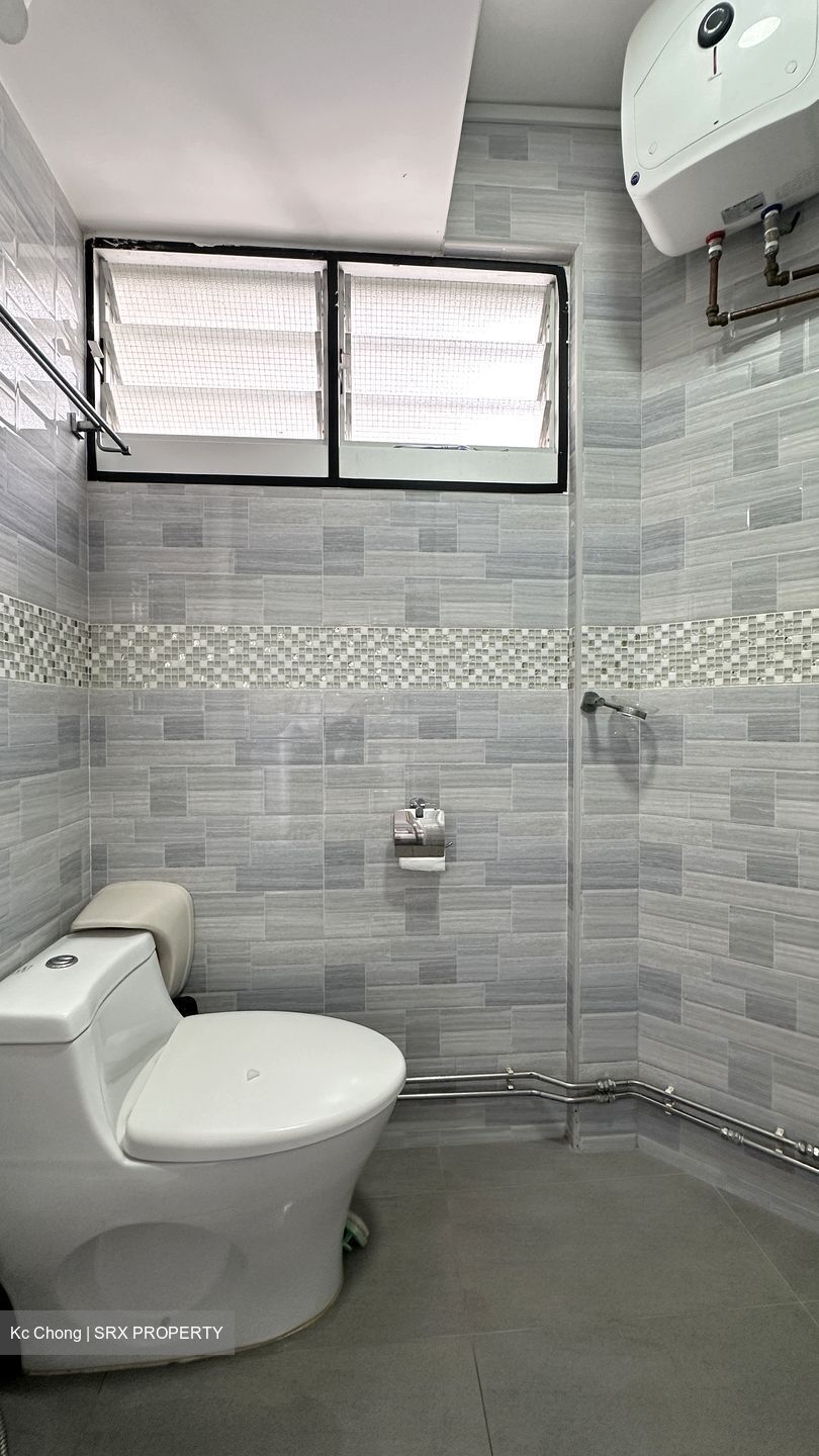 Blk 241 Jurong East Street 24 (Jurong East), HDB 3 Rooms #579047351